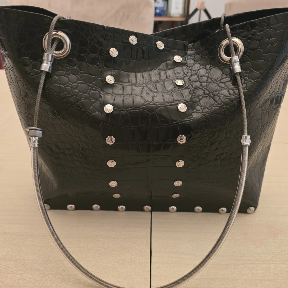 Stash Brand Vintage Elegant Black Croc-Embossed Tote Bag with Wood Base Like New - Picture 2 of 13